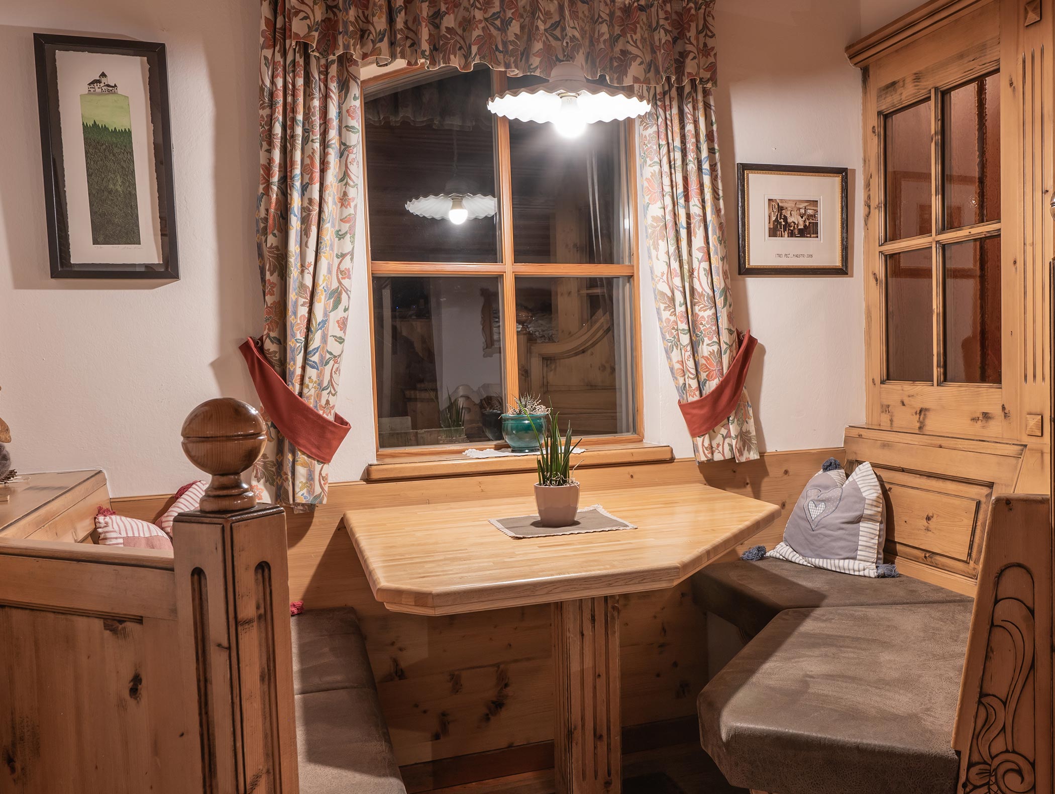 Tavolo nel ristorante di montagna La Para